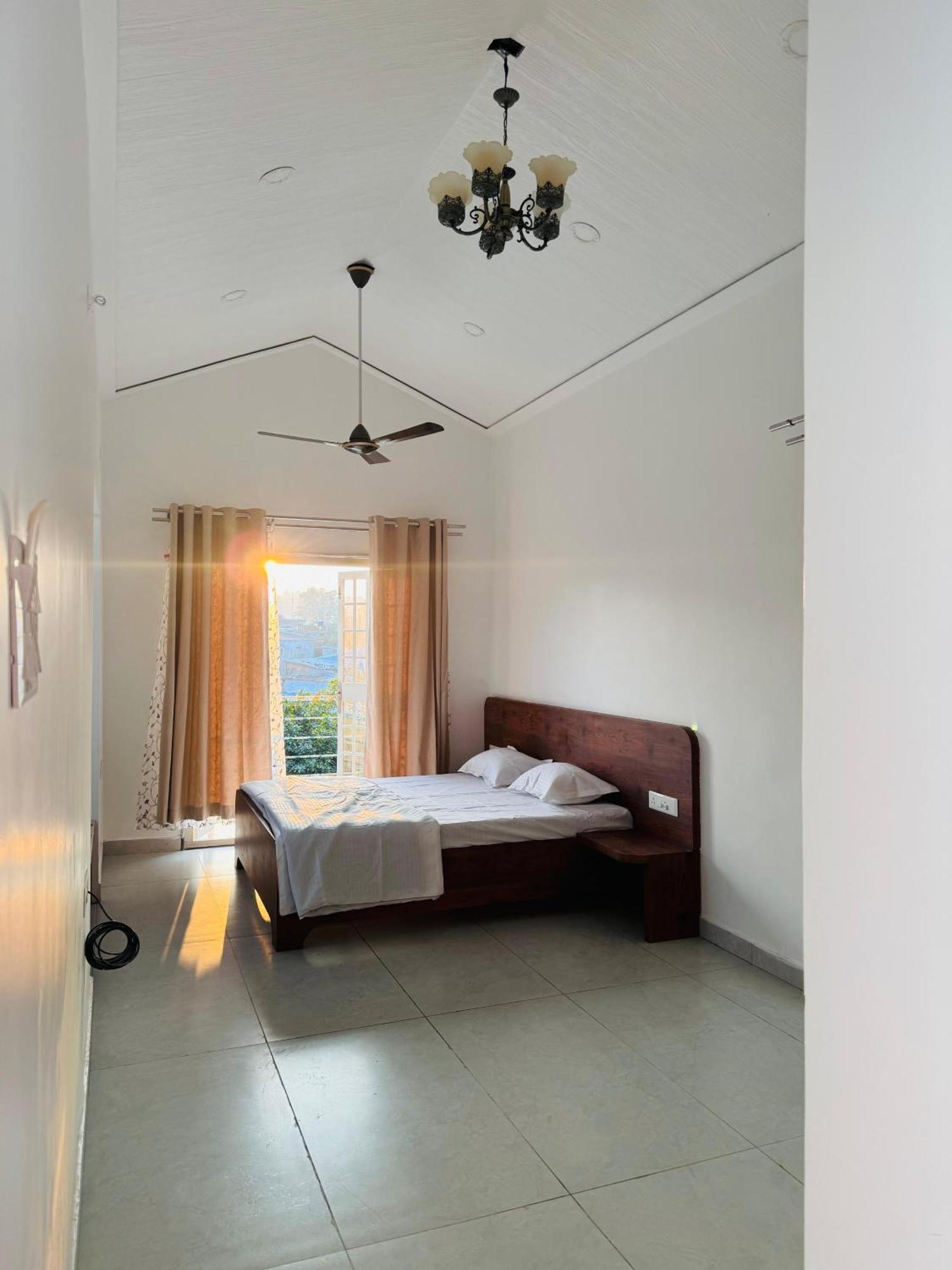Hotel The Gulmohar, Chikhaldara Exterior foto